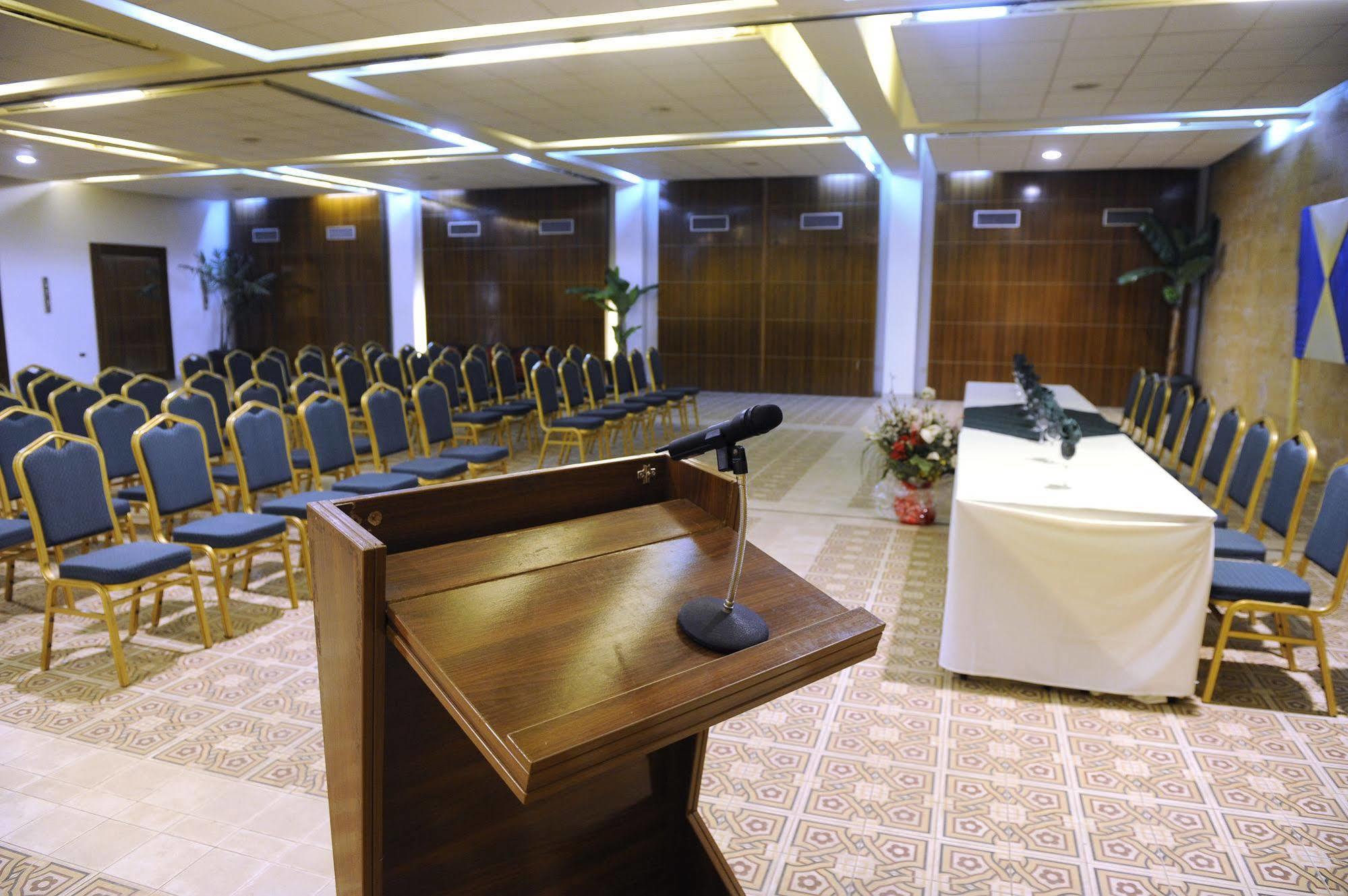 קונאקרי Riviera Royal Hotel מראה חיצוני תמונה